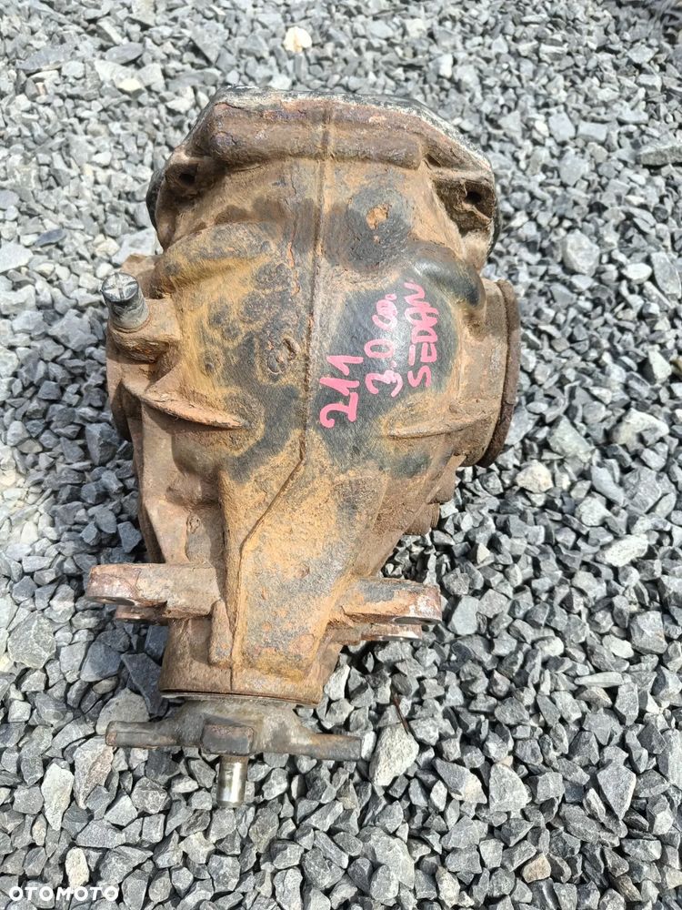 MERCEDES W211 SEDAN 3.0 V6 CDI OM642 MOST DYFER 2.47 AUTOMAT - 1