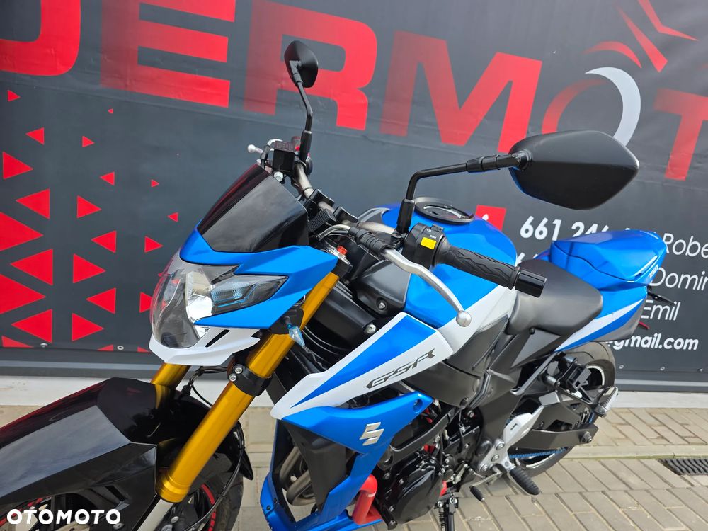 Suzuki GSR - 7
