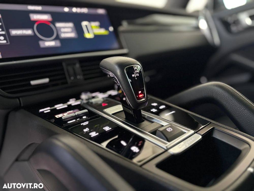 Porsche Cayenne Coupe E-Hybrid Tiptronic S - 24