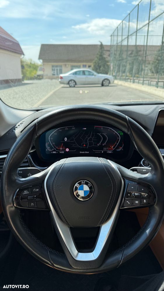 BMW Seria 5 530i AT - 15