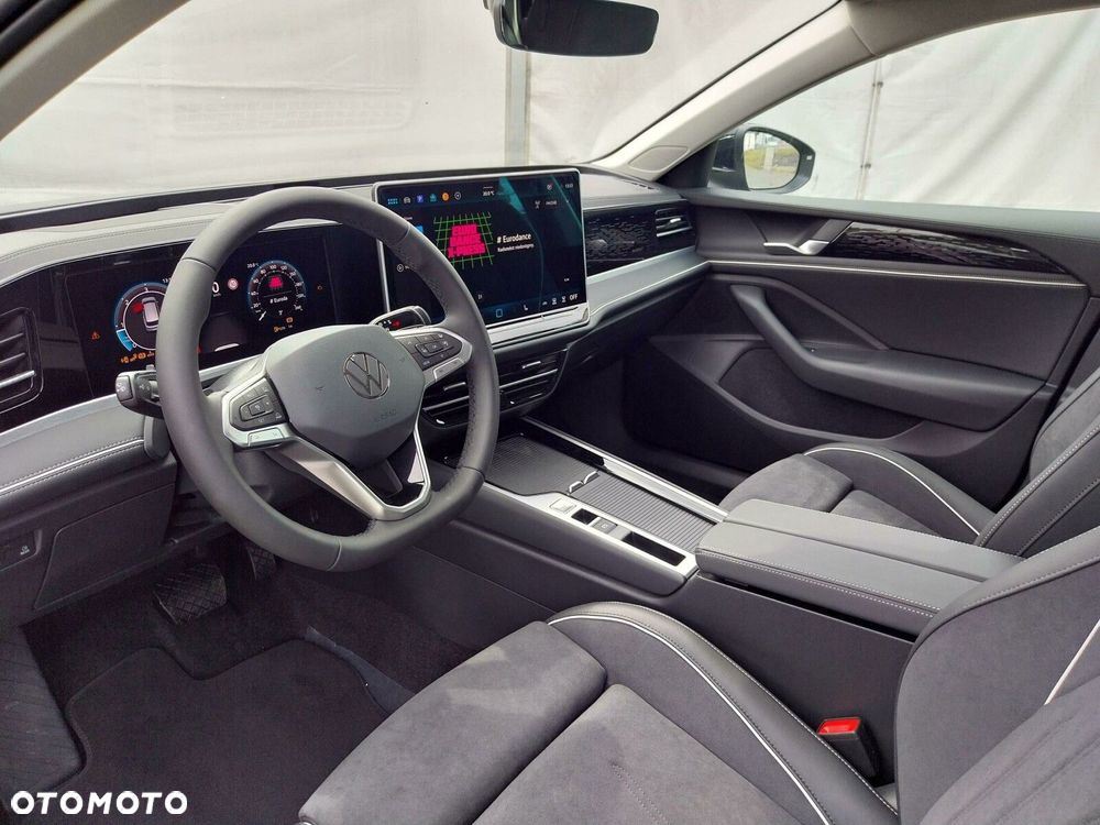 Volkswagen Passat - 13