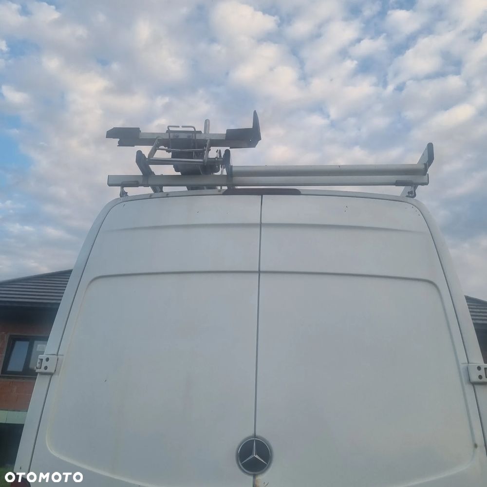 Mercedes-Benz Sprinter - 12