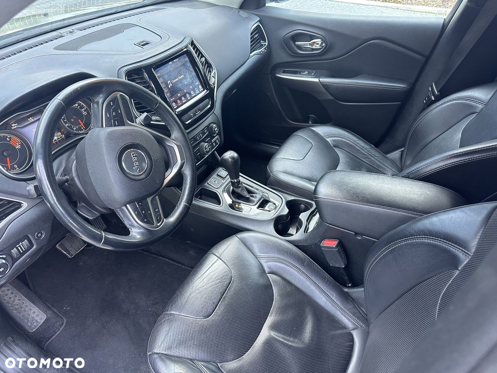 Jeep Cherokee - 5