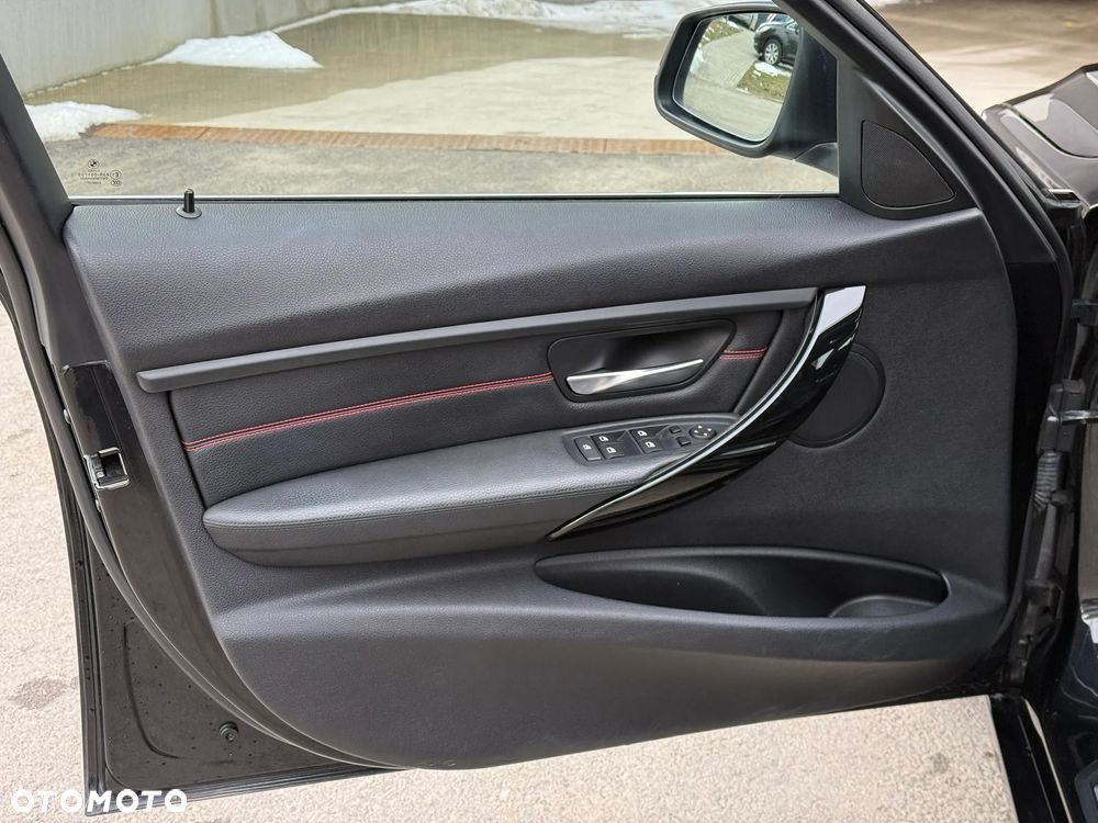 BMW Seria 3 320d xDrive Sport-Aut Sport Line - 18