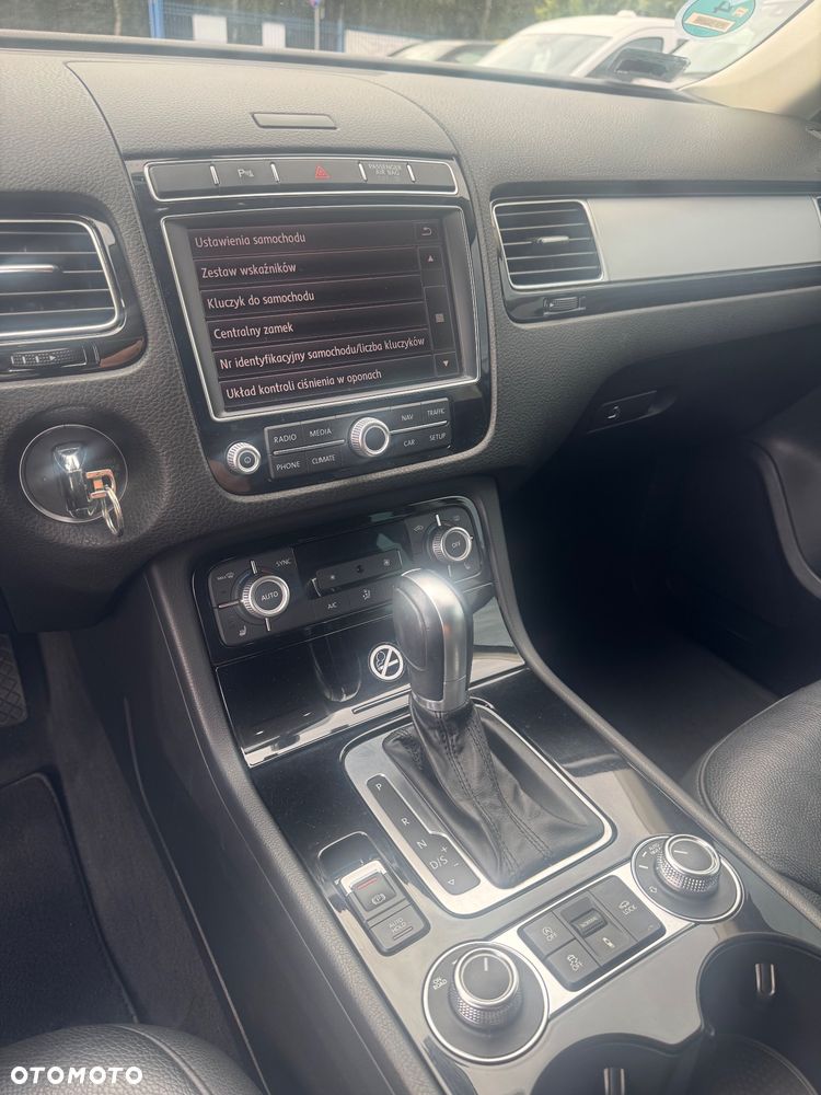 Volkswagen Touareg 3.0 V6 TDI BMT - 11