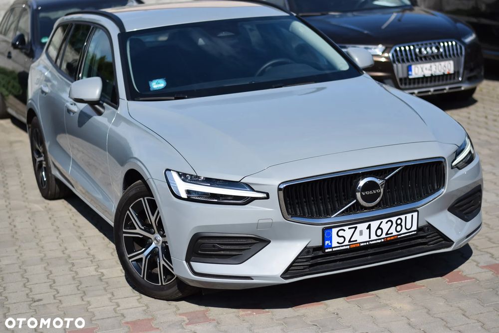 Volvo V60 B3 B DKG Momentum Pro - 39