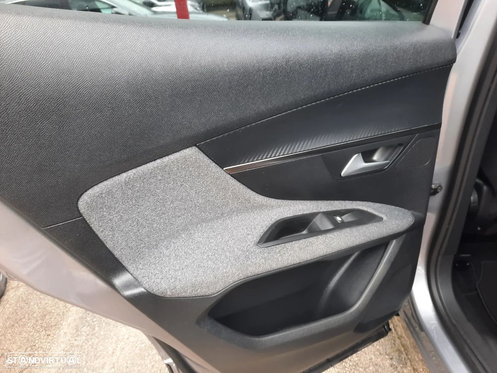 Peugeot 3008 1.6 BlueHDi Style EAT6 - 33