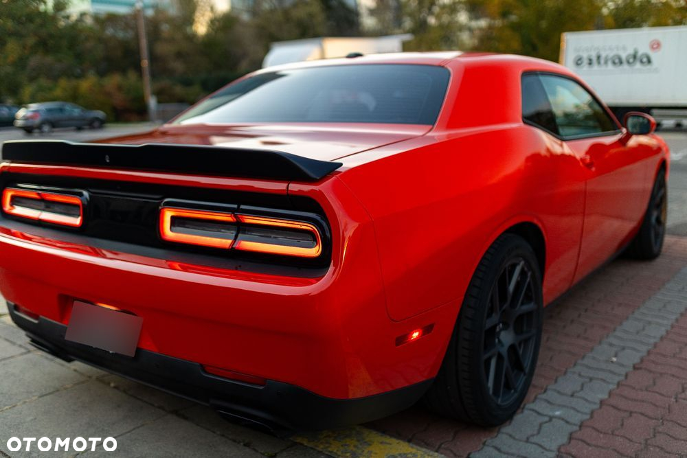 Dodge Challenger - 24