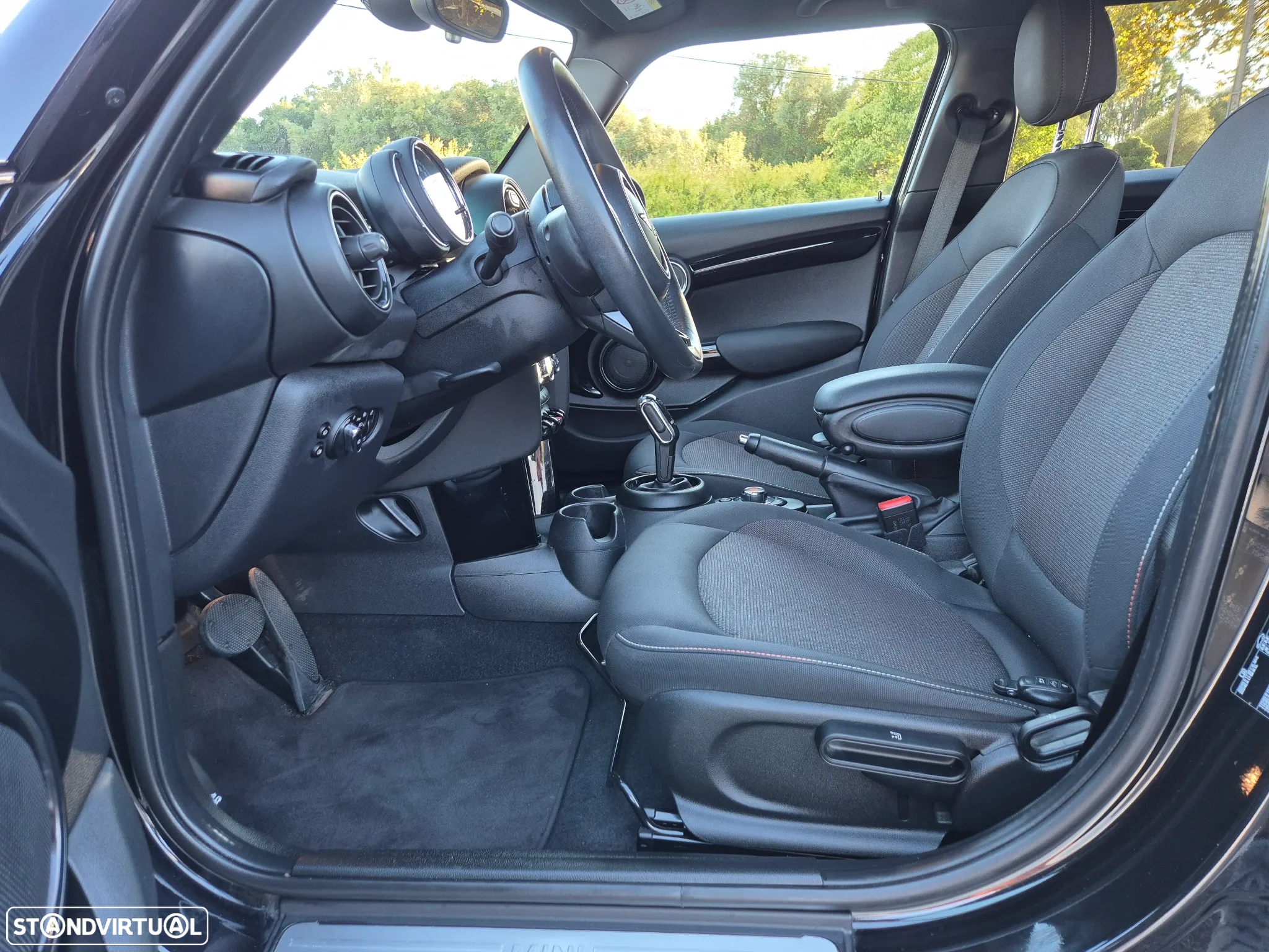 MINI 5 Portas Cooper 4Business Plus Auto - 12