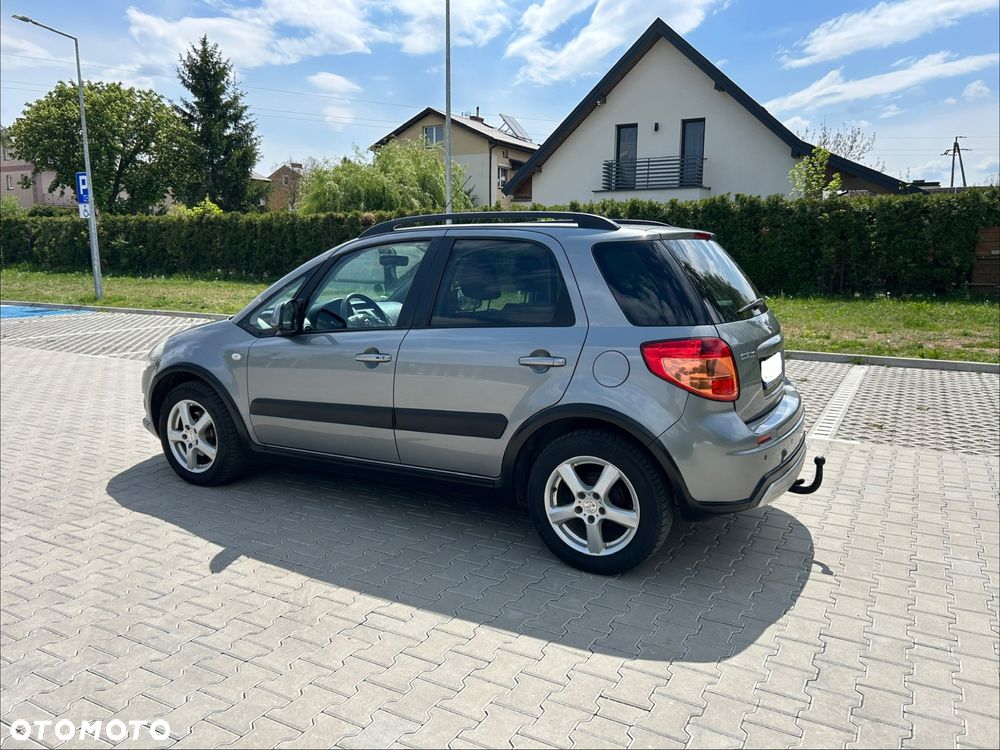 Suzuki SX4 1.6 VVT 4x4 Comfort - 4