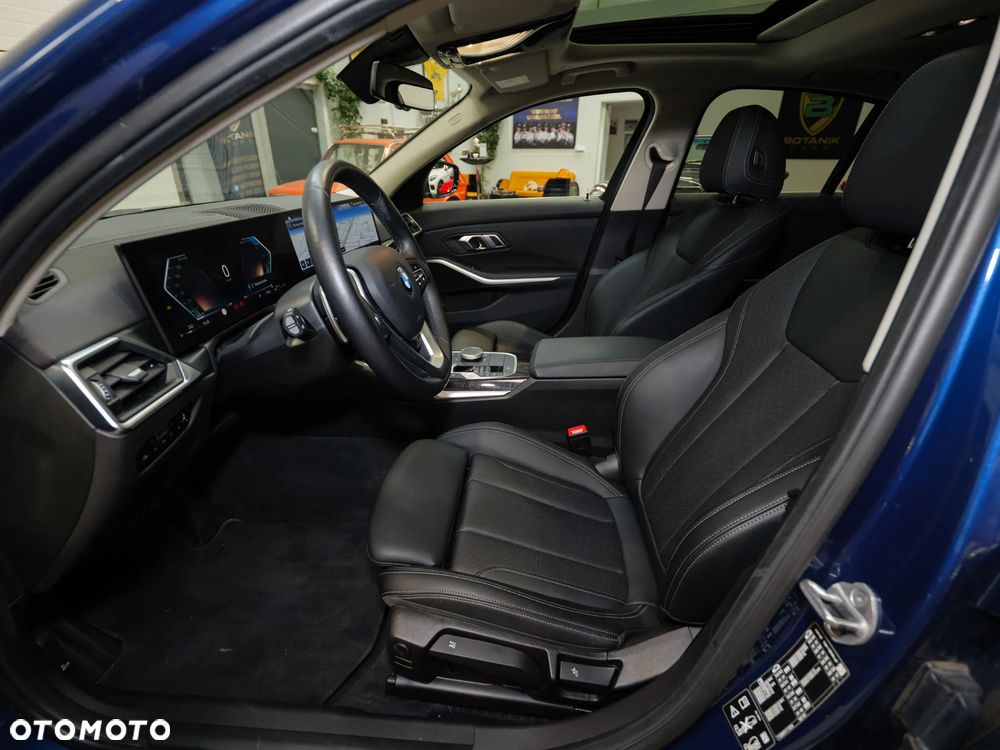 BMW Seria 3 320d xDrive mHEV - 17