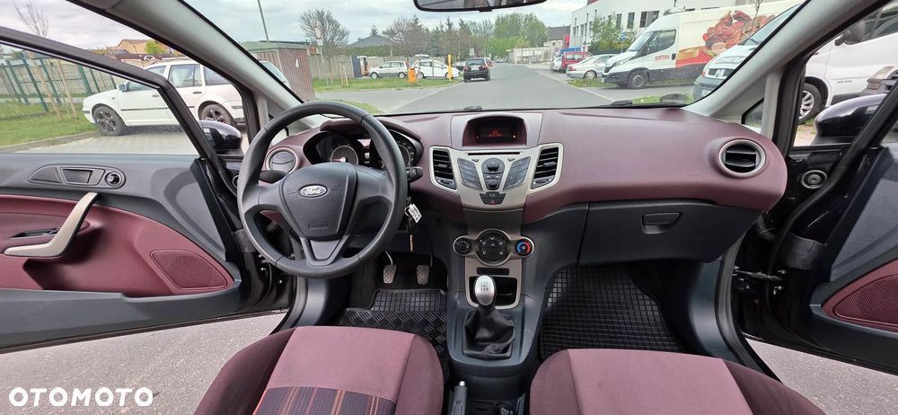 Ford Fiesta - 22
