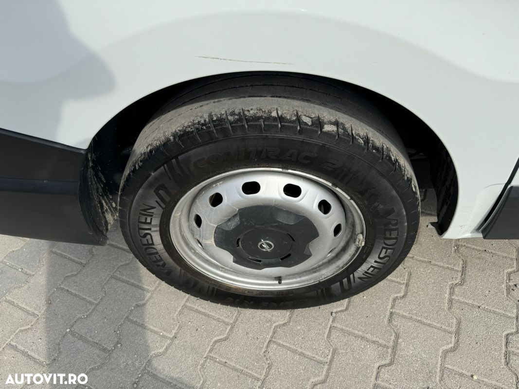 Opel Vivaro - 31
