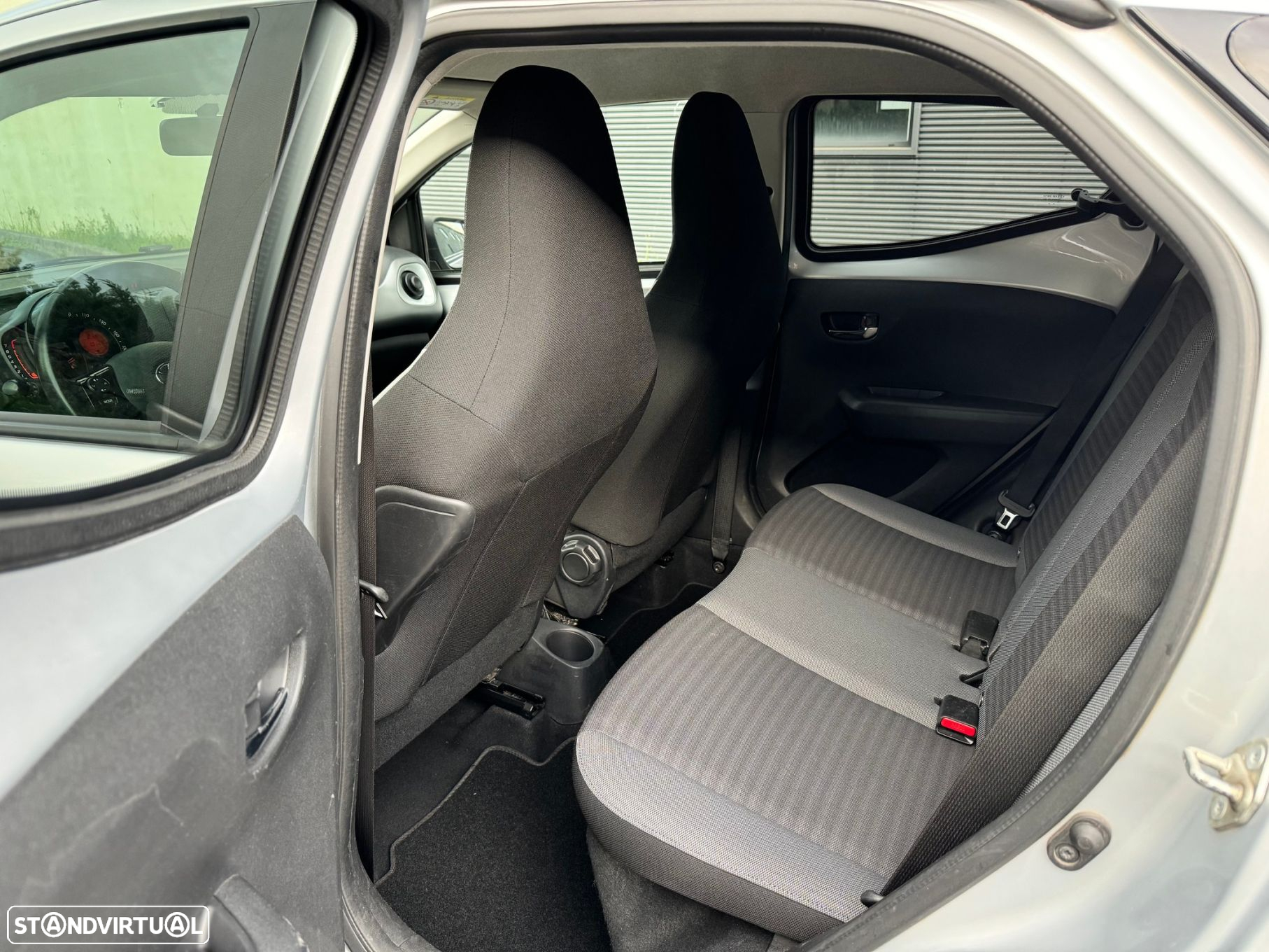 Toyota Aygo 1.0 X-Play Plus - 23