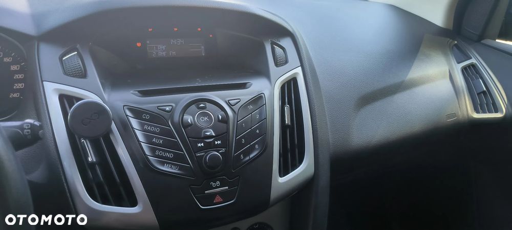 Ford Focus 1.6 Trend - 12