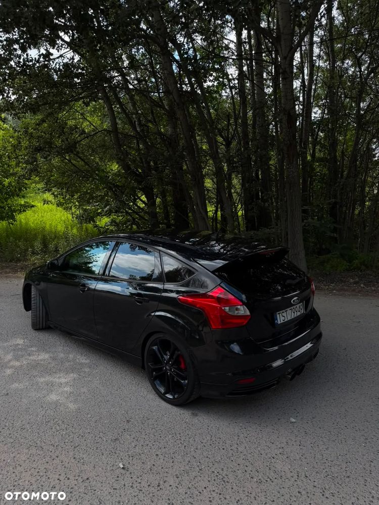Ford Focus 2.0 EcoBoost ST mit Leder-Sport-Paket - 2