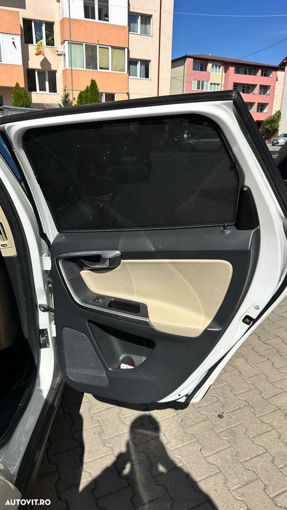 Volvo XC 60 2.4D AWD Summum - 17