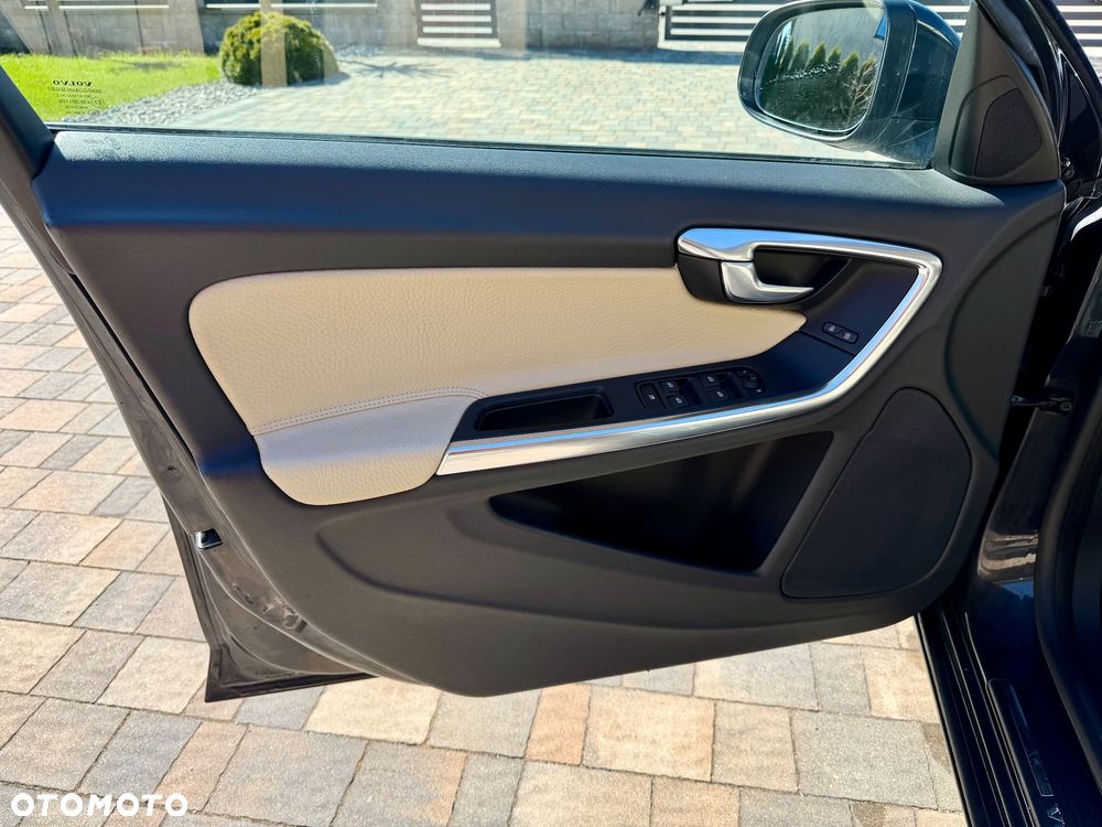 Volvo S60 2.0T Momentum - 10