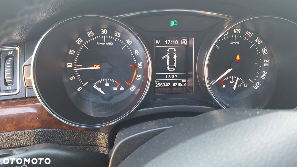 Skoda Superb 2.0 TDI Elegance - 9