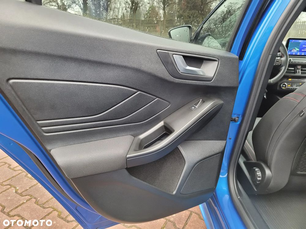 Ford Focus 1.0 EcoBoost mHEV ST-Line X - 27