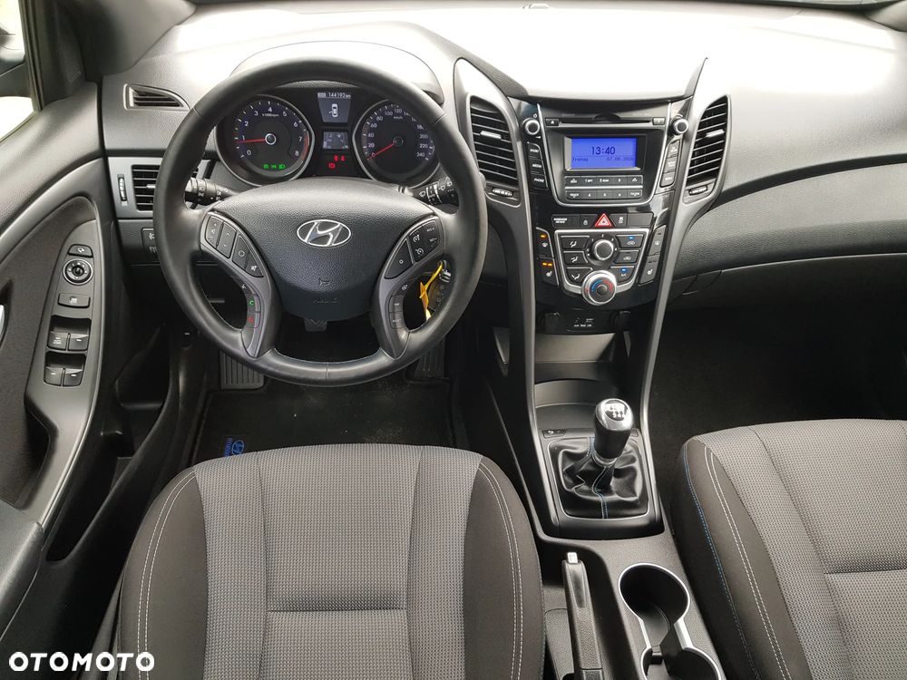 Hyundai i30 blue 1.4 Style - 24
