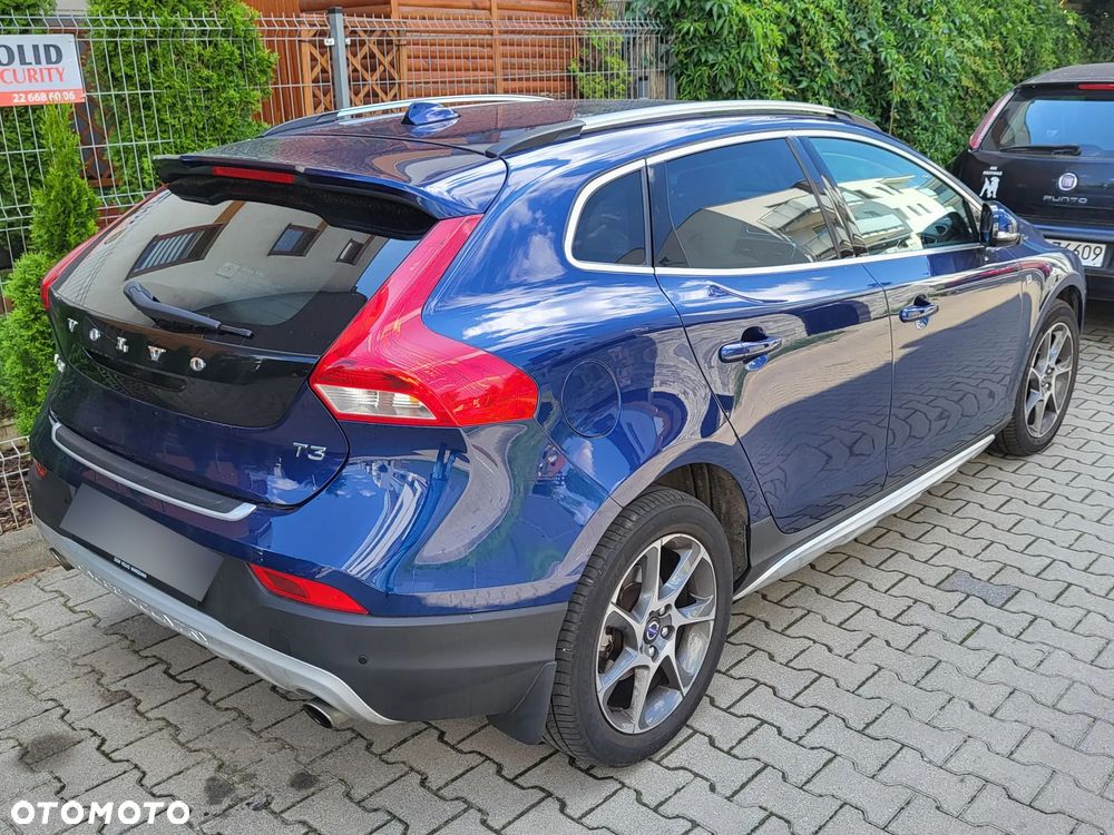 Volvo V40 Cross Country T3 Drive-E Ocean Race - 5