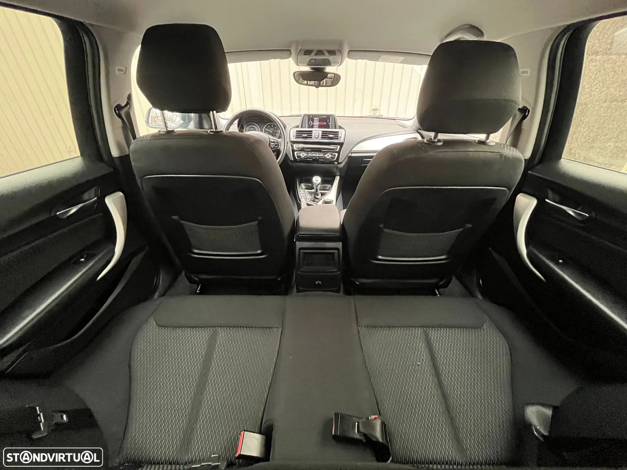 BMW 116 d EfficientDynamics - 24