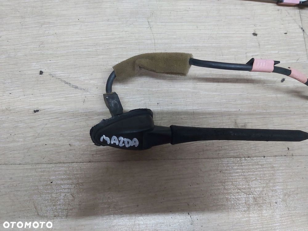 MAZDA 2 II DE antena dachowa bat podstawa - 1