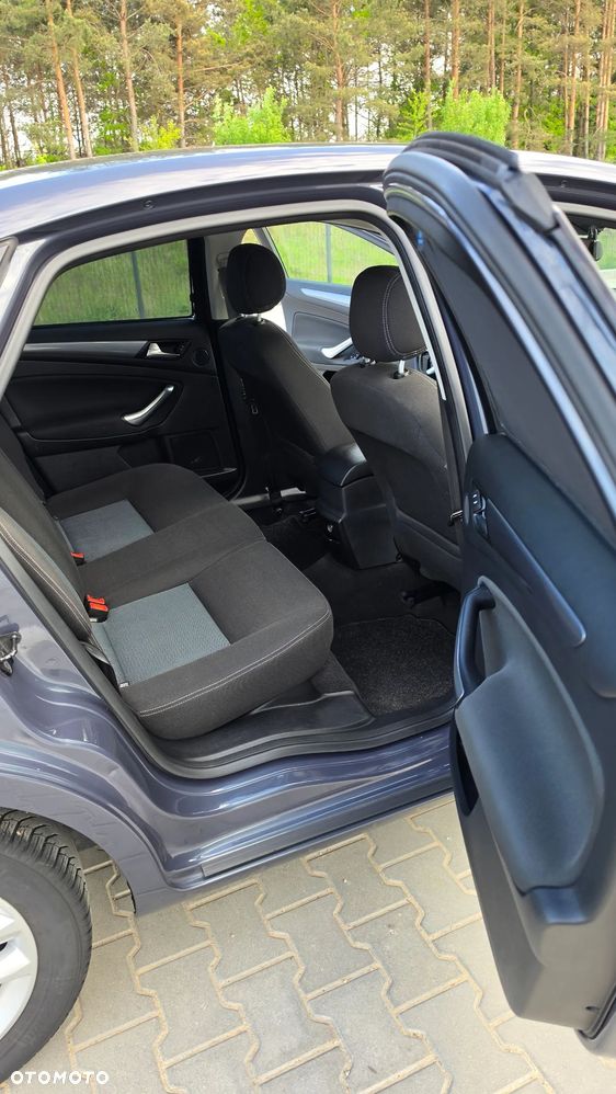 Ford Mondeo 2.0 TDCi Trend - 18