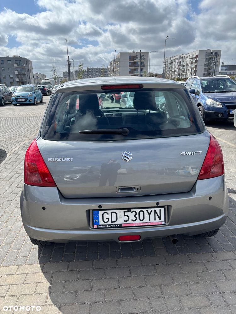 Suzuki Swift 1.3 A-M-T Comfort - 4