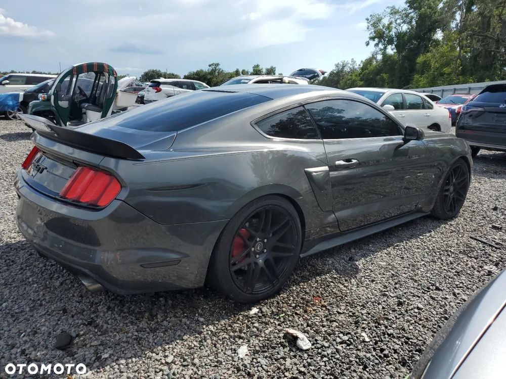 Ford Mustang 5.0 V8 GT - 4
