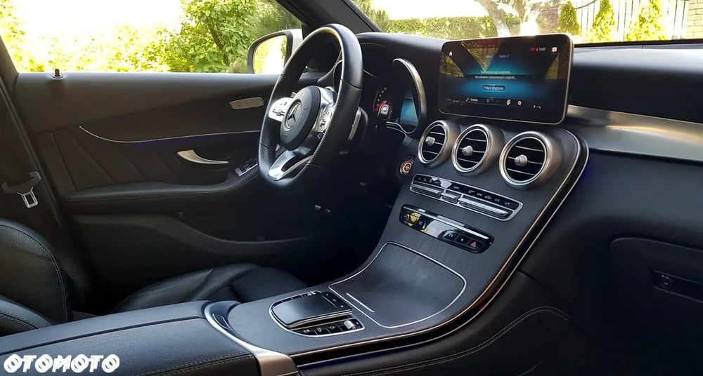 Mercedes-Benz GLC 220 d 4Matic 9G-TRONIC AMG Line - 18