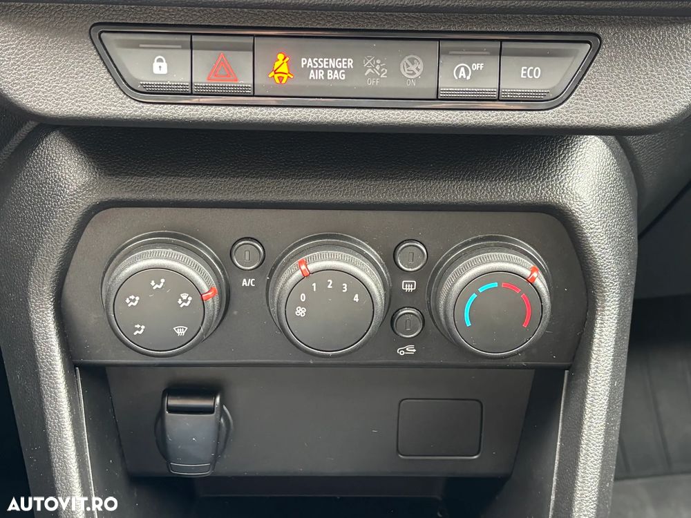 Dacia Logan TCe 90 Essential - 19