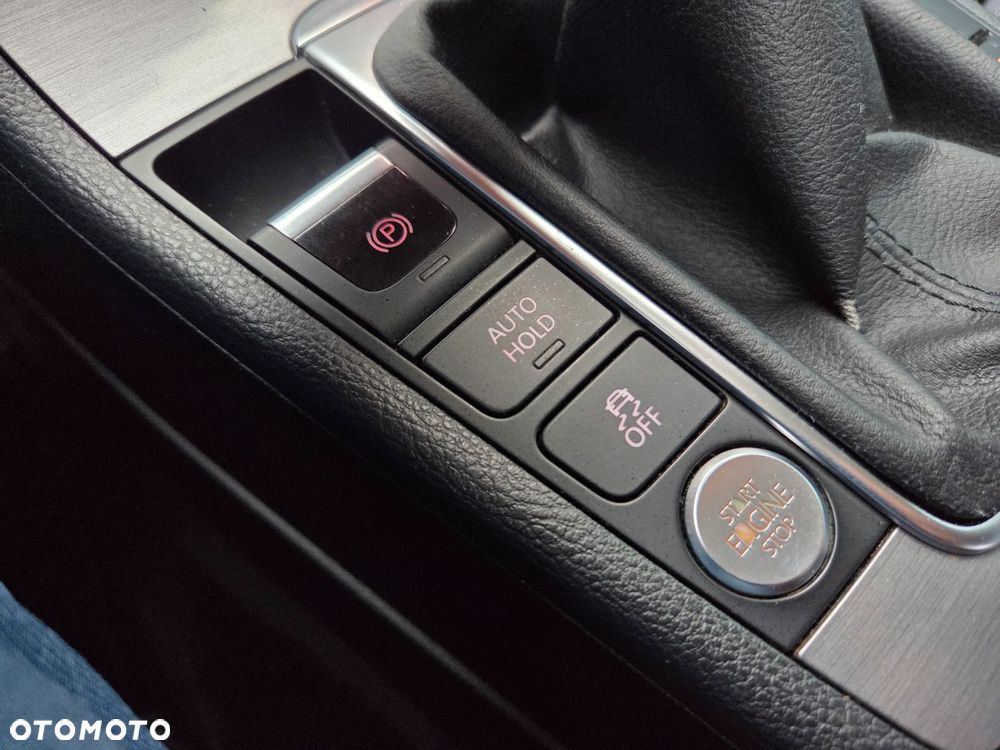 Volkswagen Passat 1.4 TSI BlueMotion Technology Highline - 29