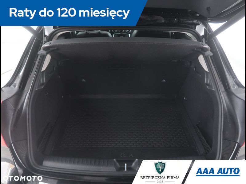 Mercedes-Benz GLA - 15