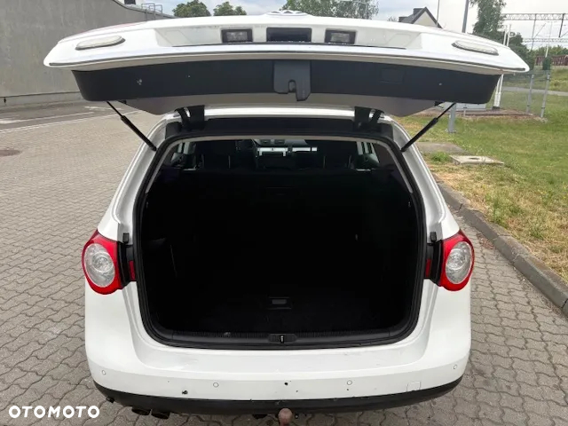 Volkswagen Passat 2.0 TDI Comfortline - 15