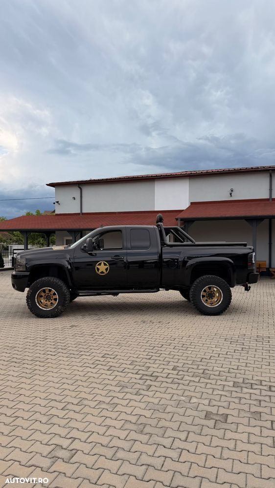 Chevrolet Silverado - 4