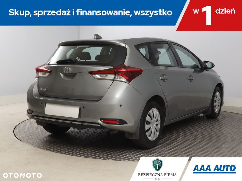 Toyota Auris - 7