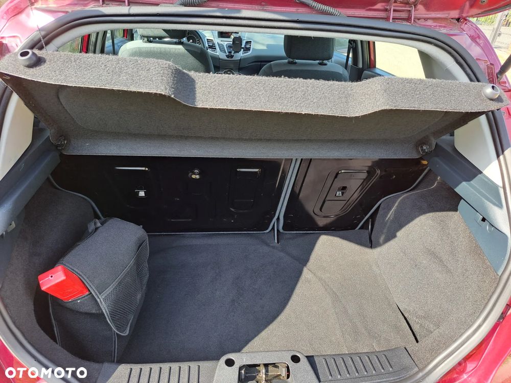Ford Fiesta - 25