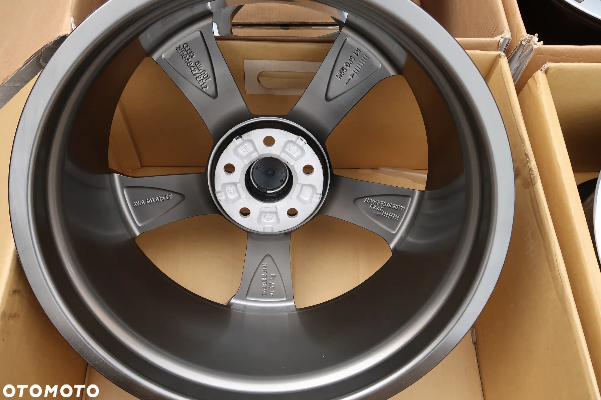 Oryginalne Felgi Audi A5 A4 A6 Q5 8W0 20'' Rotor - 12