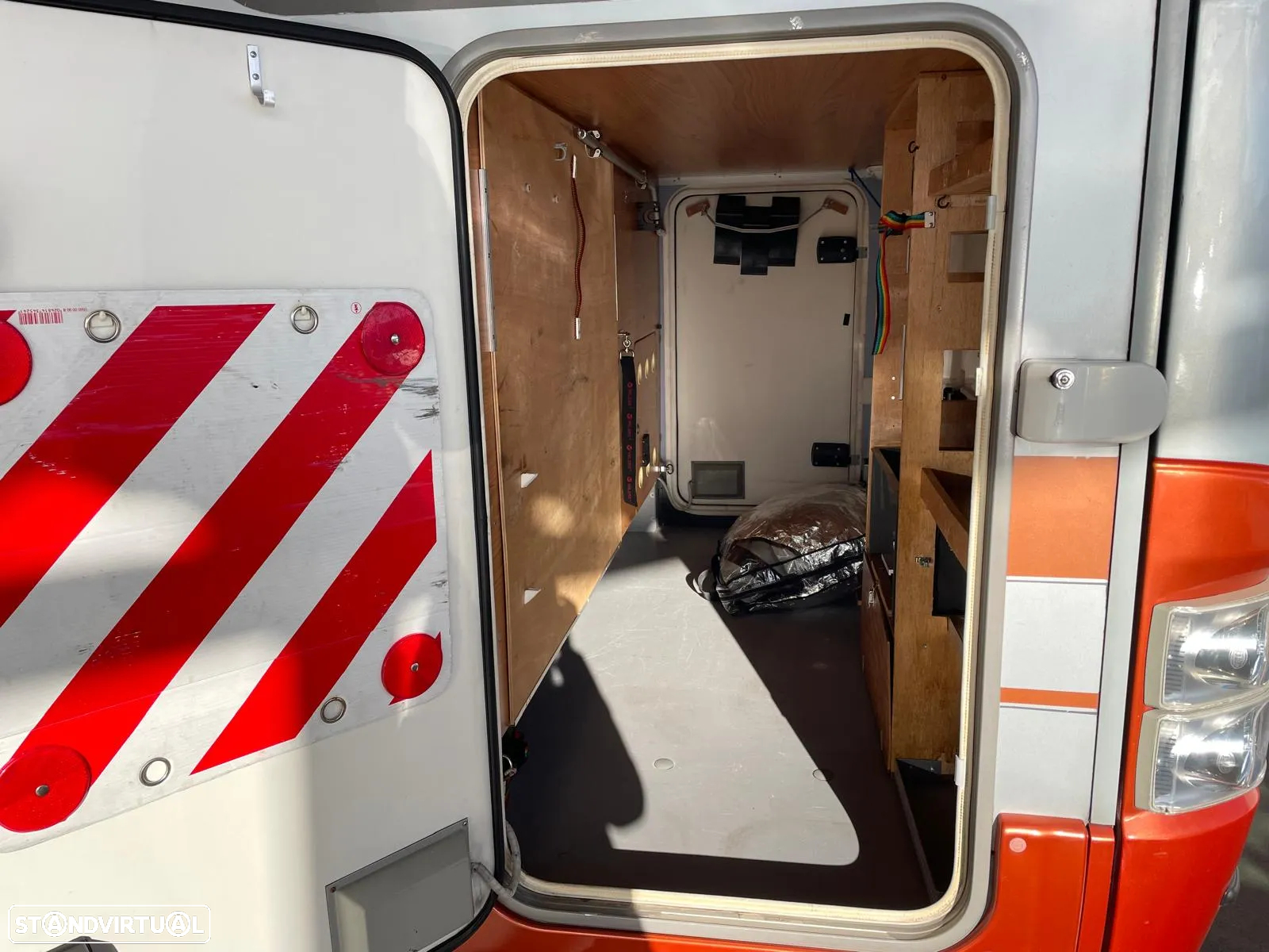 Burstner mega-van IT 675 - Autocaravana c/Cama Basculante - 51