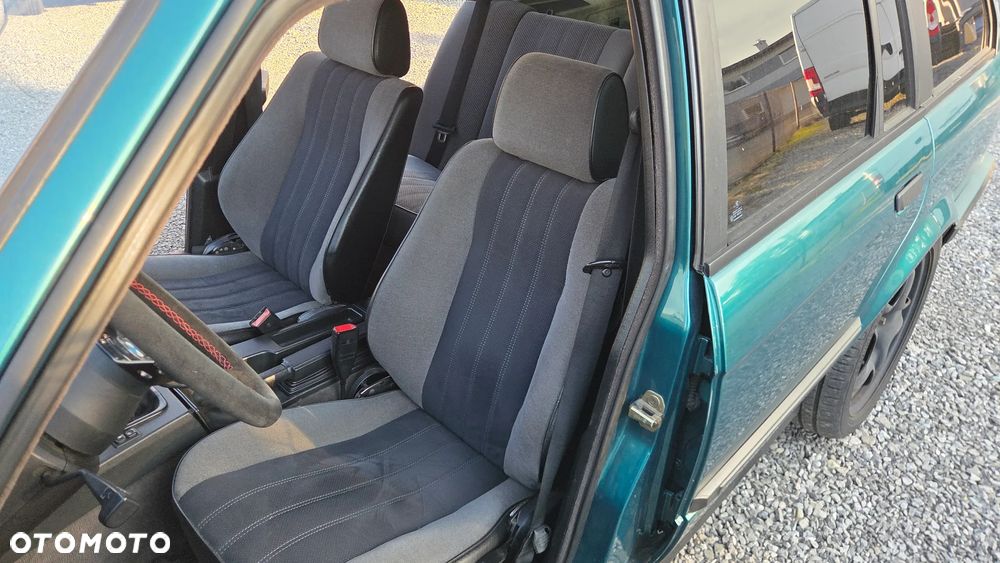 BMW Seria 3 320i - 9