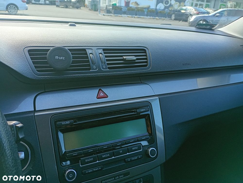 Volkswagen Passat 2.0 TDI DPF Trendline - 6
