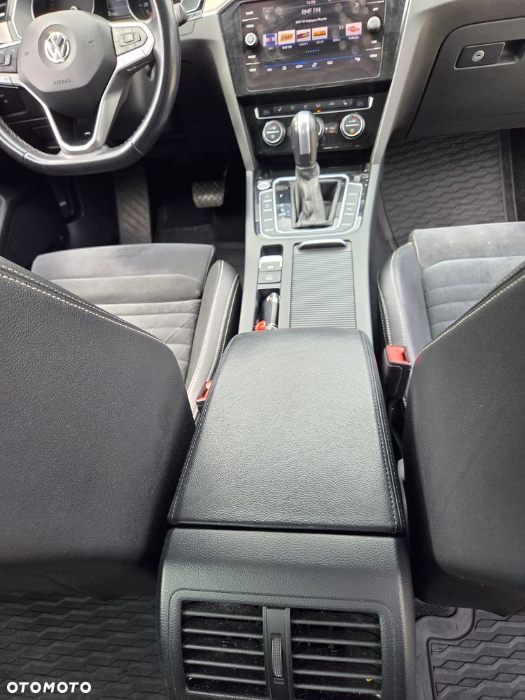 Volkswagen Passat - 13
