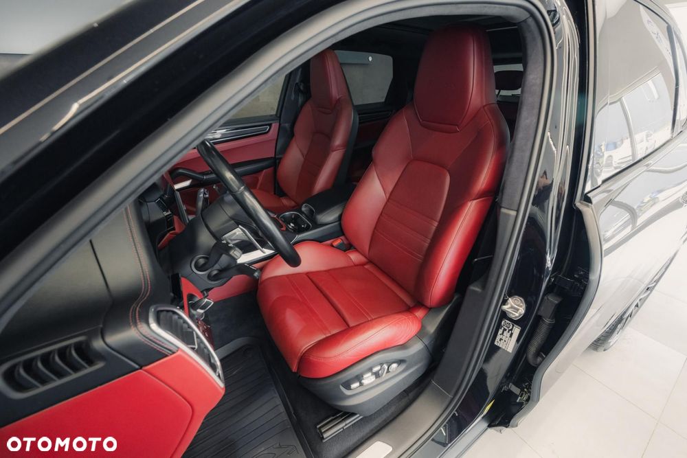 Porsche Cayenne Turbo - 13