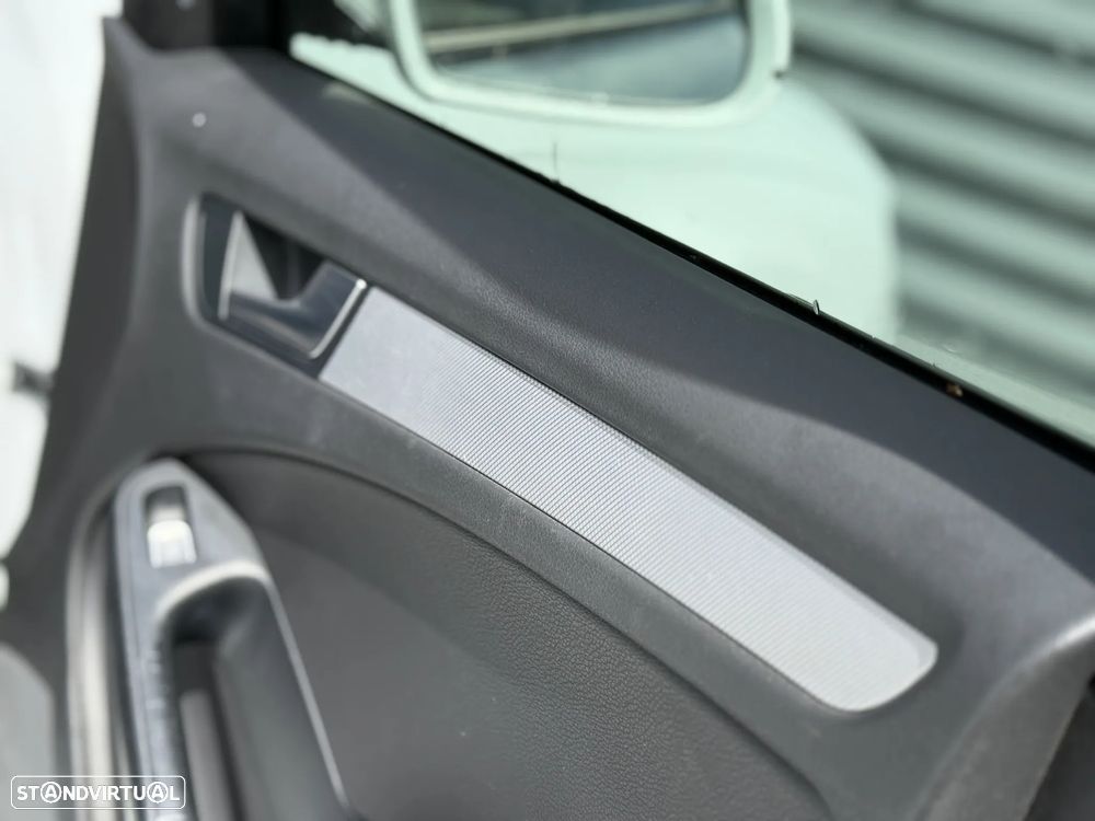 Audi A4 2.0 TDI Business Line S-line - 20