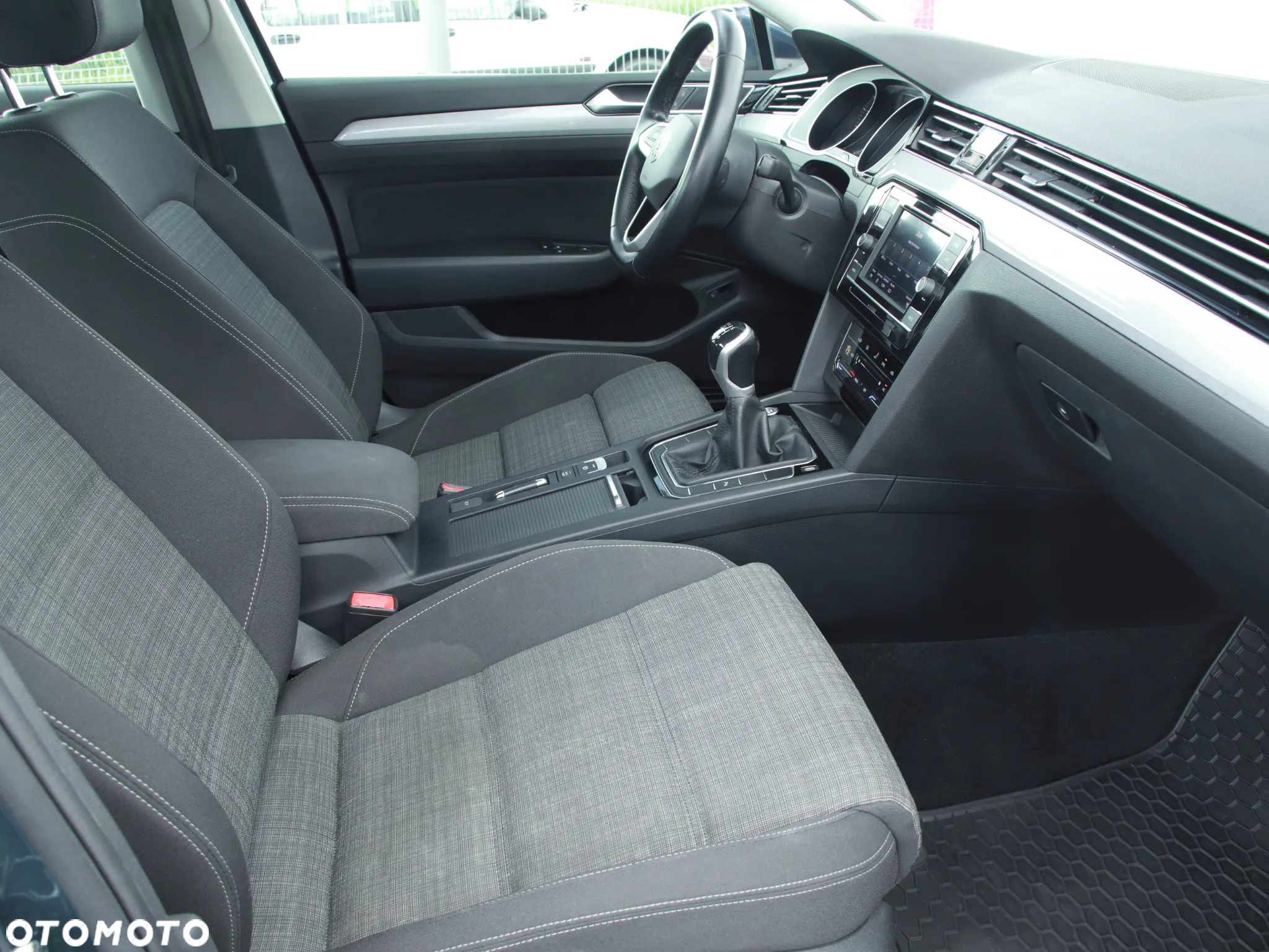 Volkswagen Passat 1.5 TSI EVO Business - 12