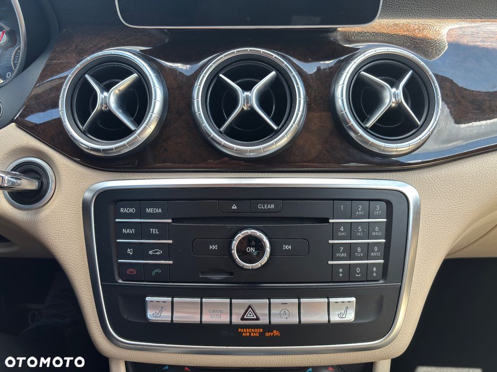 Mercedes-Benz CLA 250 7G-DCT UrbanStyle Edition - 14