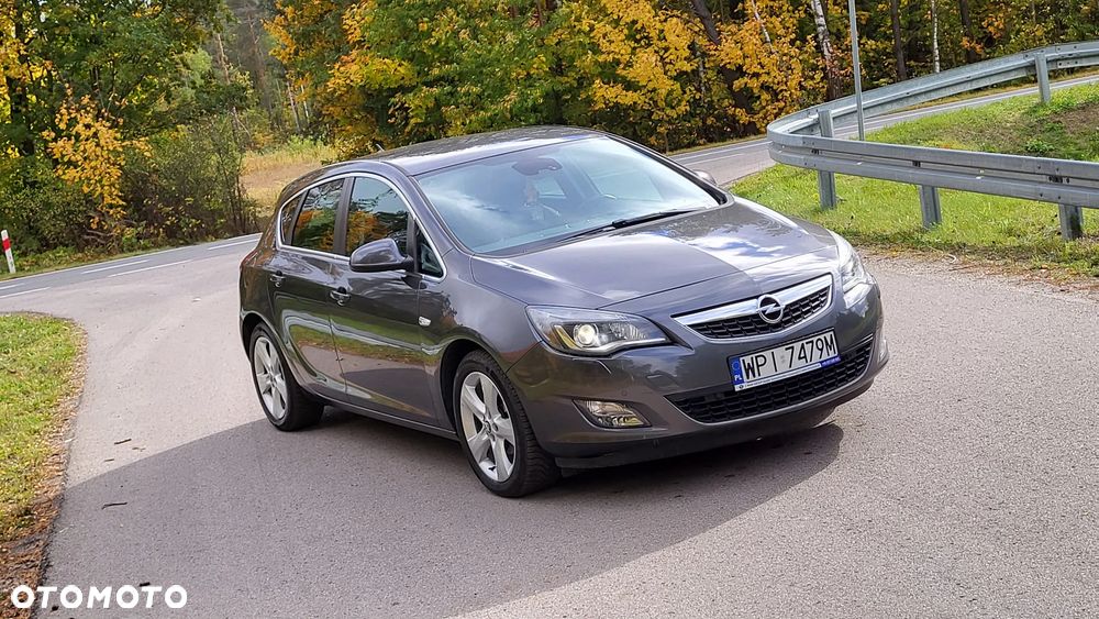 Opel Astra 2010 photo 5