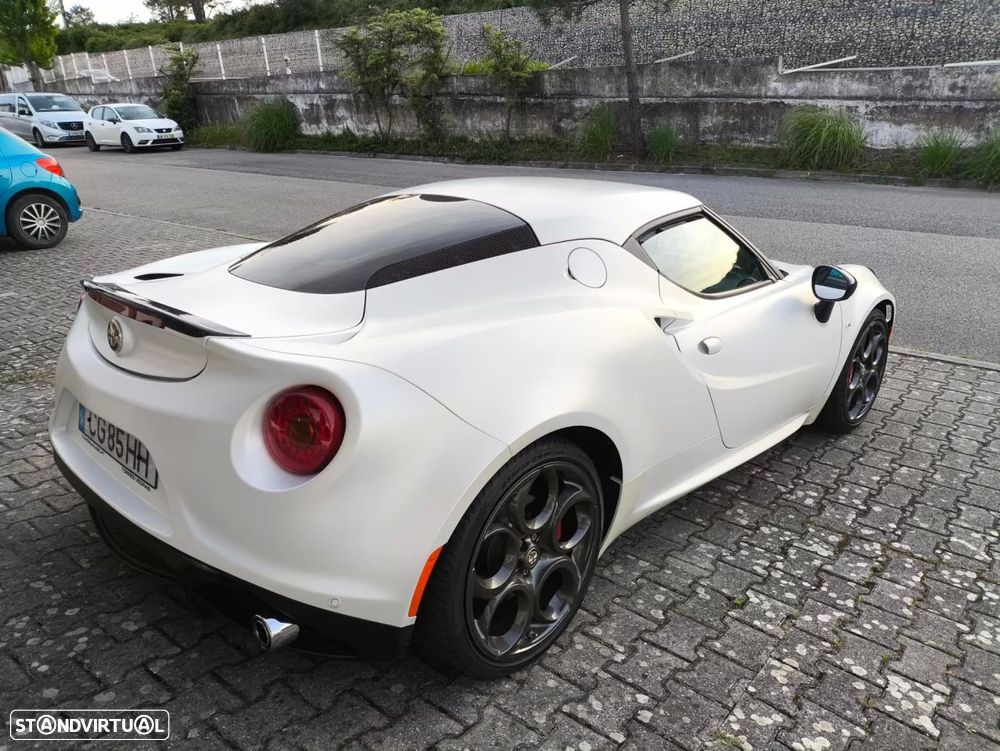Alfa Romeo 4C - 4